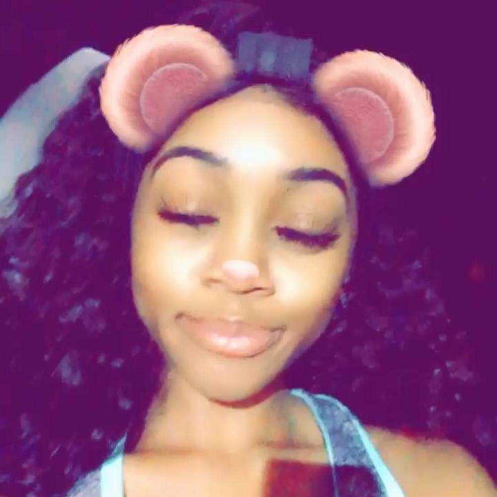 Meet your Posher, Lele